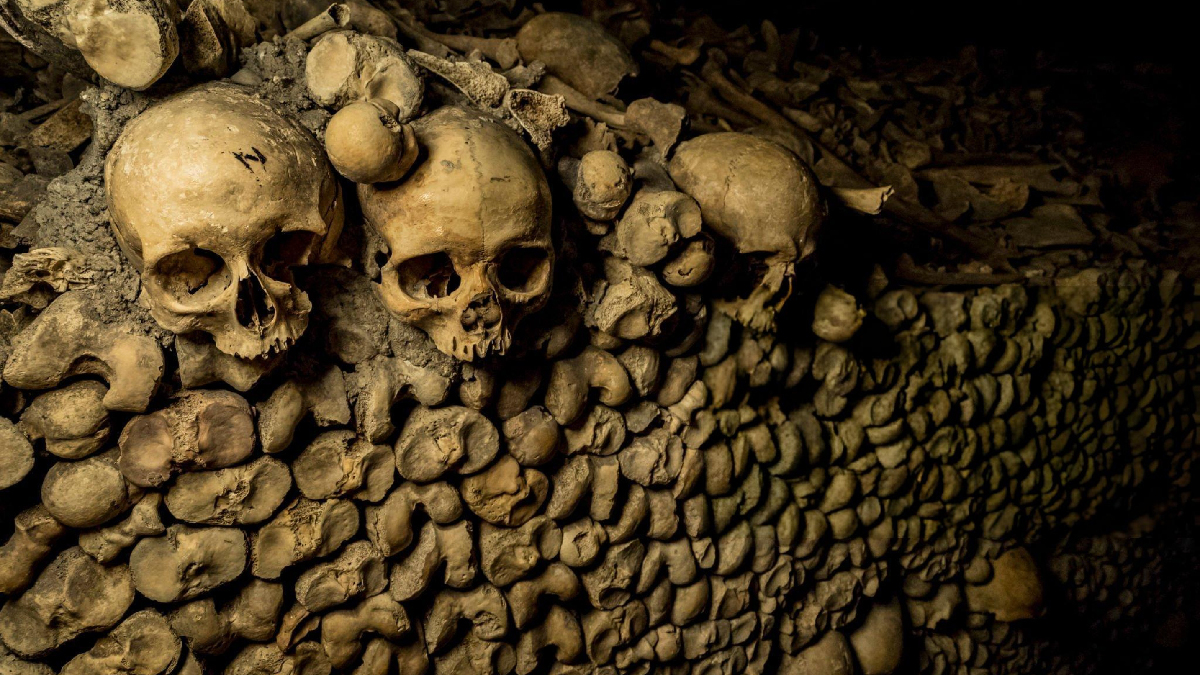 haunted-catacombs-of-paris