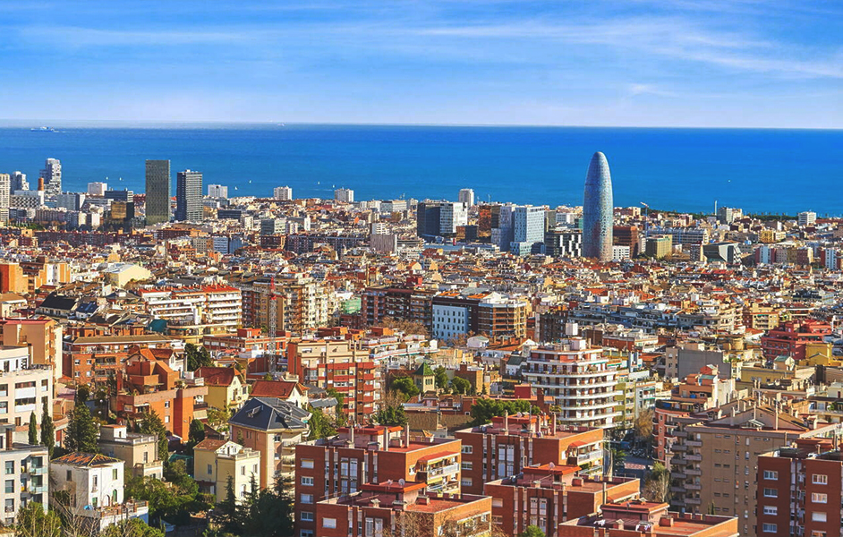 things to do in spain in december barcelona image