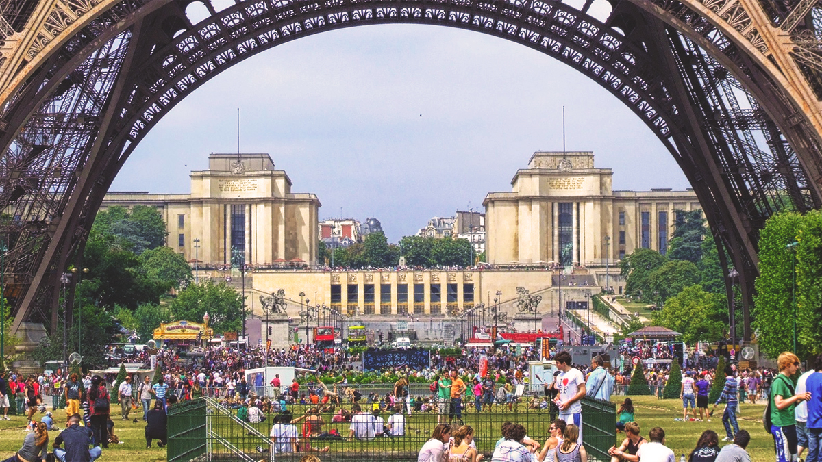 things to do in paris in august featured image