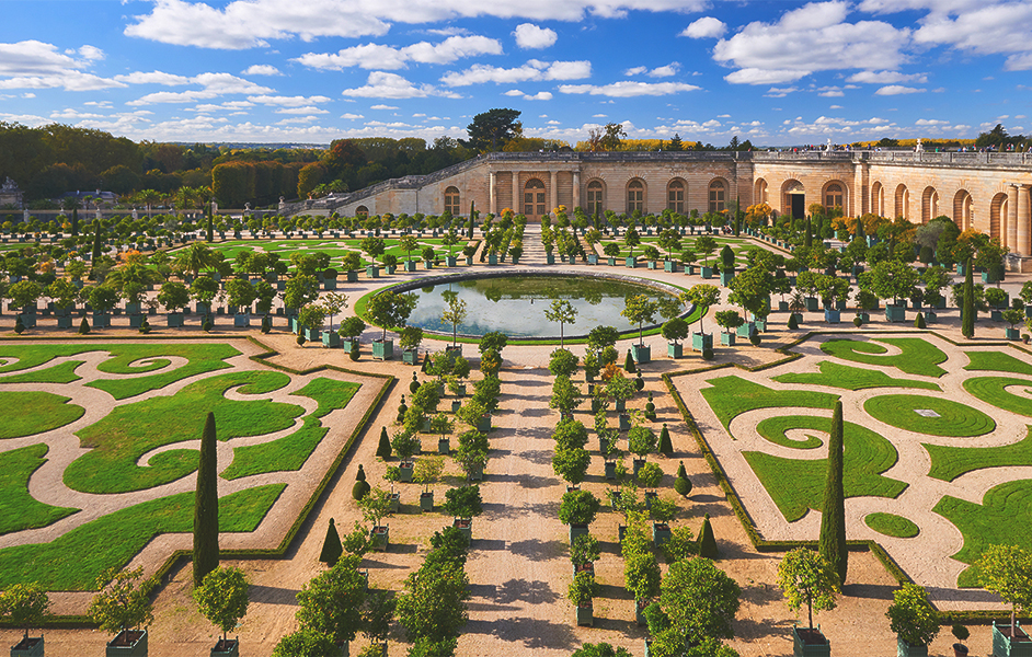 palace of versailles outside ground view