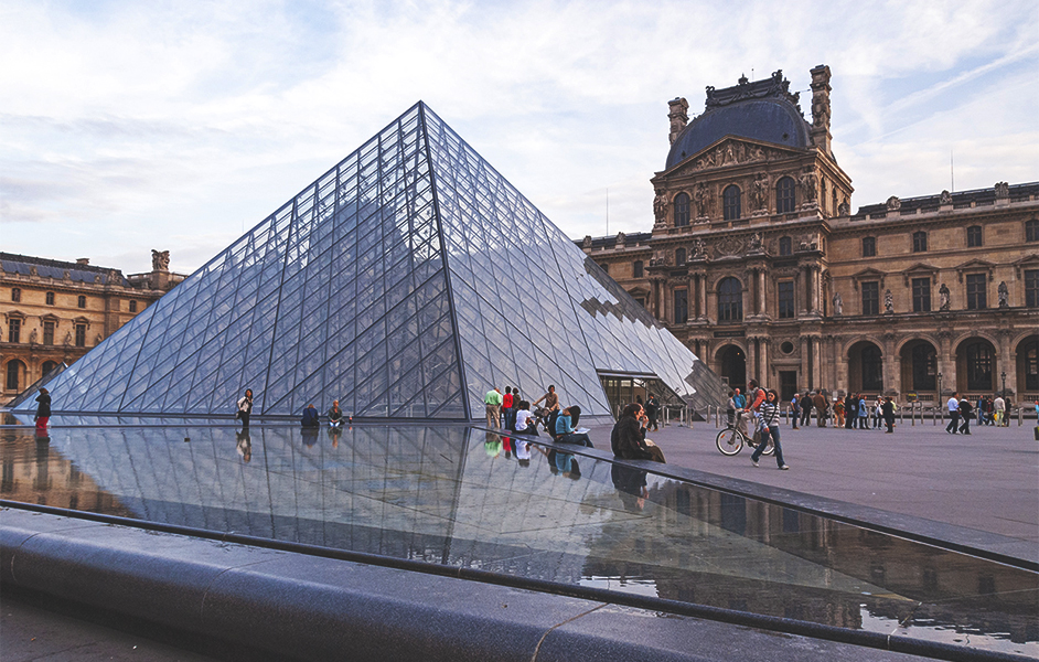 What is the best time to visit the Louvre Museum?