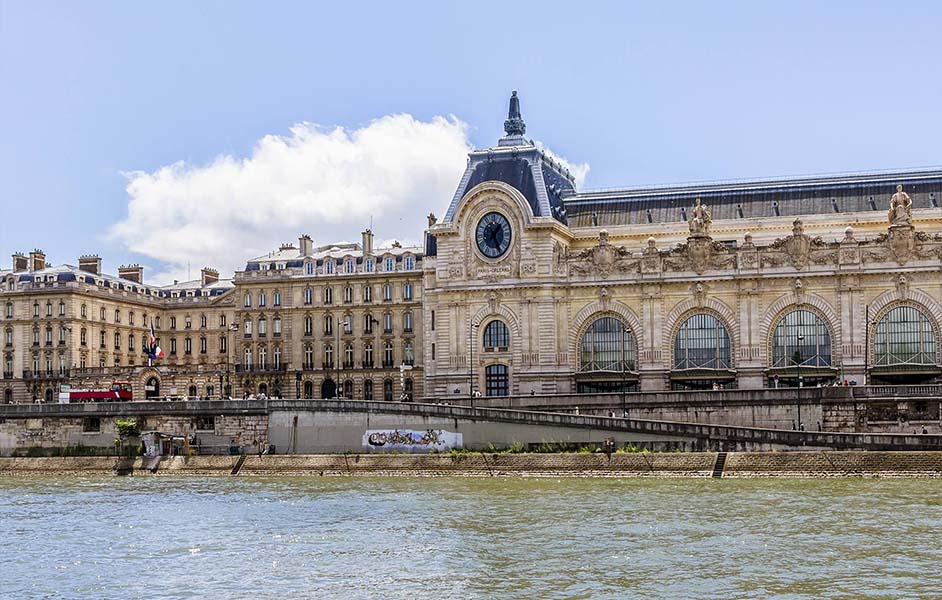 Seine River Walk and River Cruises – A Scenic Paris Experience