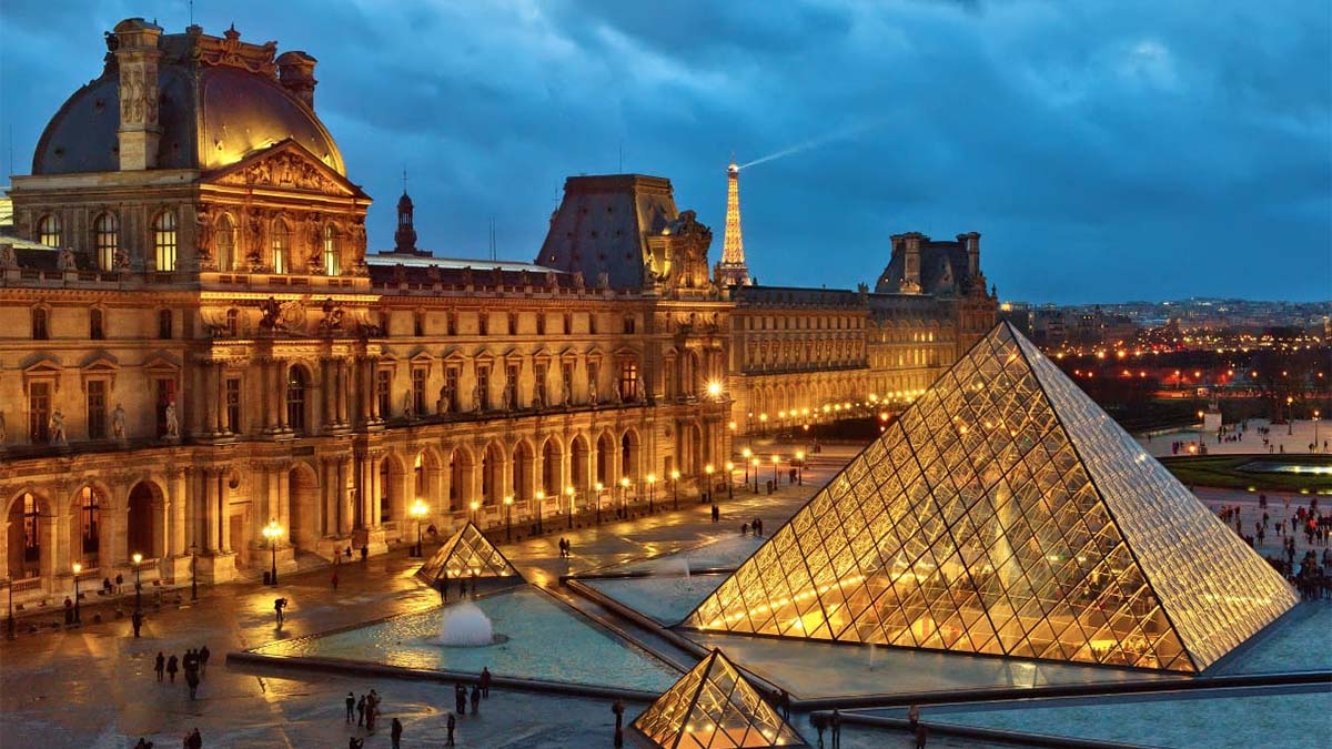 history of the louvre museum in paris france - Louvre Museum with glass pyramid and historical palace in Paris, France