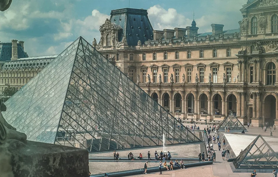 Best Times to Visit Louvre Museum