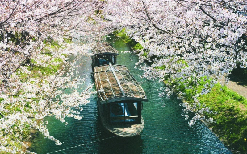 best places to visit in april