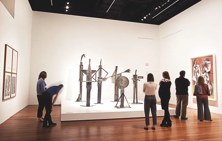 picasso-museum-tickets-guide - People in Picasso's museum