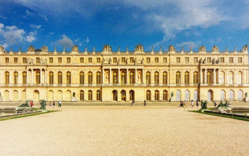 why was the palace of versailles built