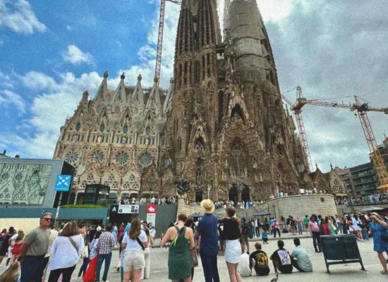 sagrada familia mass times