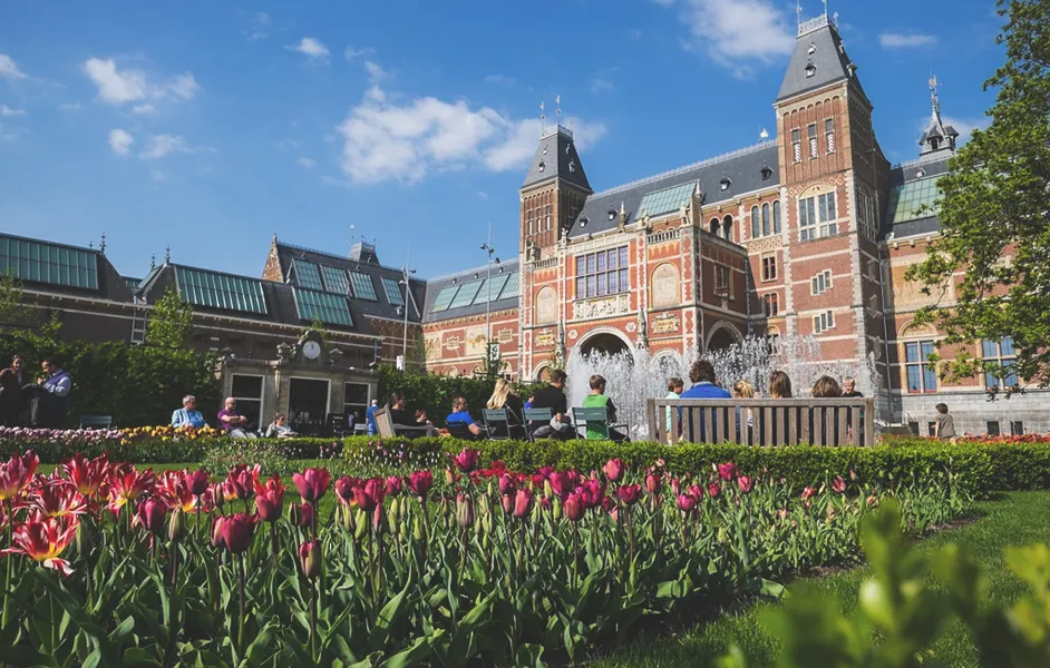 Rijksmuseum Opening Hours - garden picture